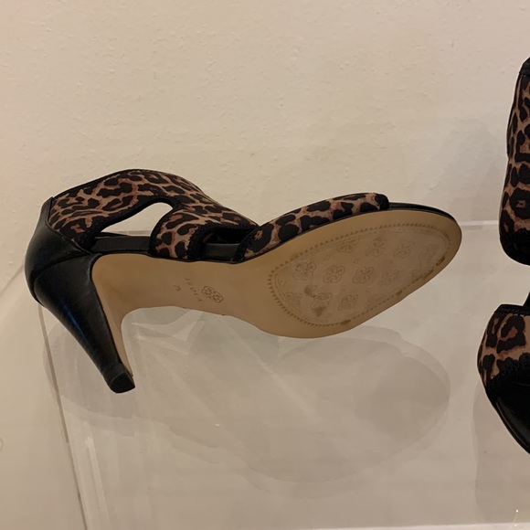 Sola  leather and leopard print textile material that feels like stretch nylon - Picture 4 of 9